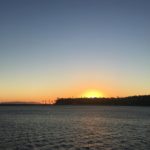 zdjęcie jeziora z żaglowca - zachód słońca