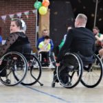 pokaz tańca towarzyskiego osób na wózkach inwalidzkich