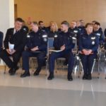 policjanci uczestniczący w obradach Rady Powiatu w Poznaniu