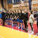 halowe mistrzostwa Wielkopolski w piłce nożnej dziewcząt, wręczanie nagród i gratulacje