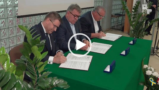 Podpisanie umowy o współpracy między Politechniką Poznańską a Zespołem Szkół nr 1 w Swarzędzu