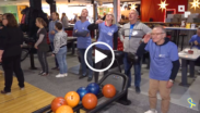Osoby z niepełnosprawnościami na bowlingu