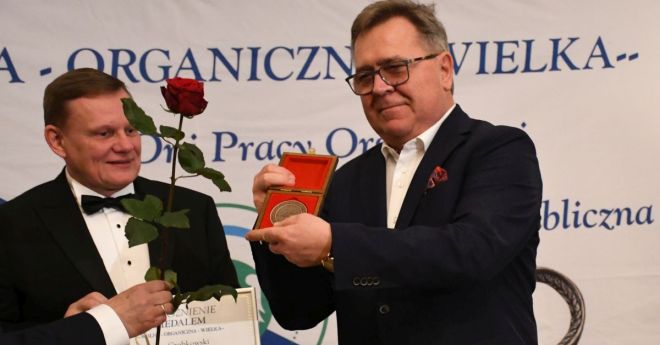 Za pracę organiczną…