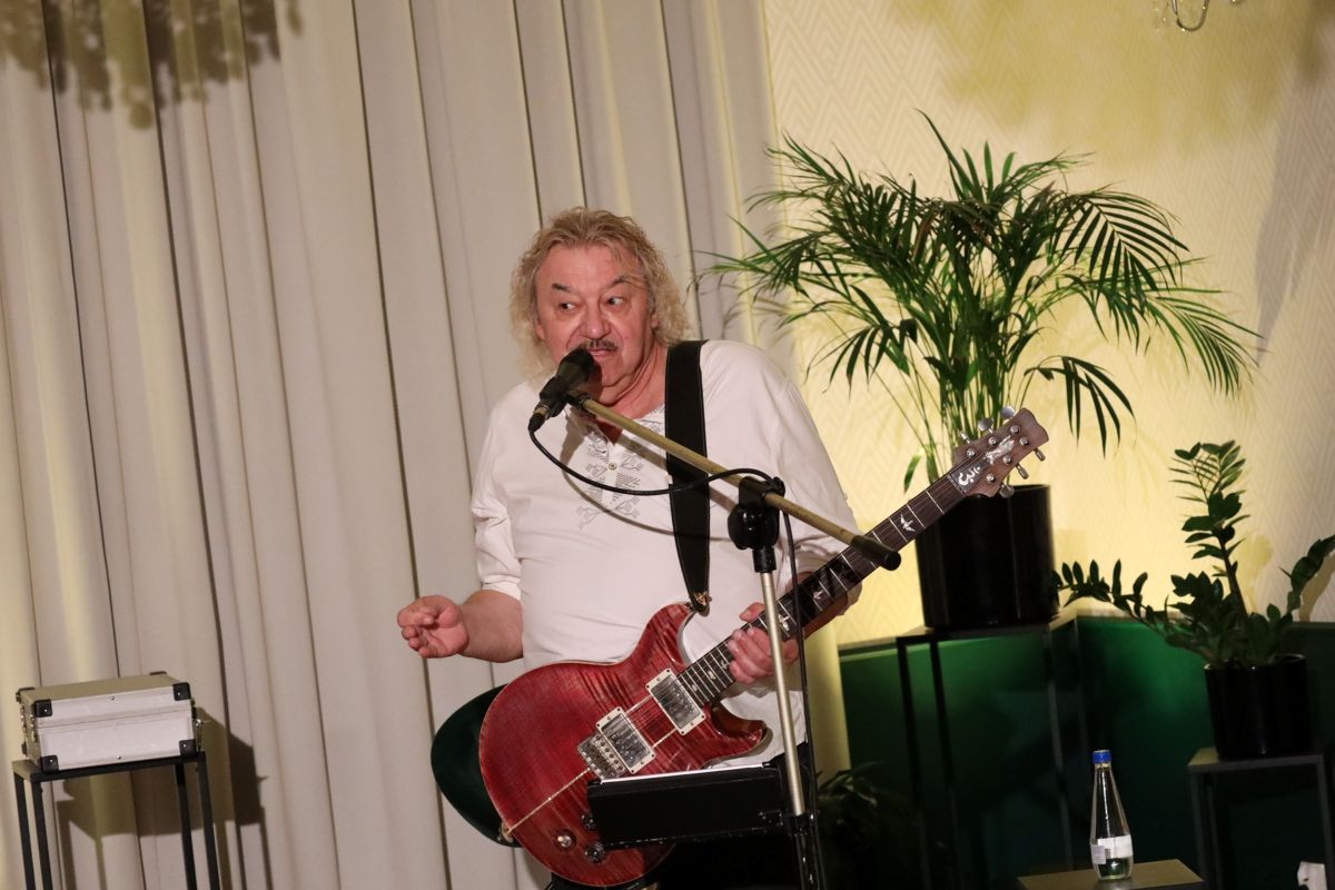 piotr kuźniak w skrzynkach