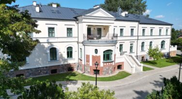 Dwór Skrzynki