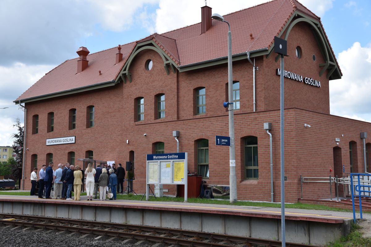 Dworzec w Murowanej Goślinie jak za dawnych lat